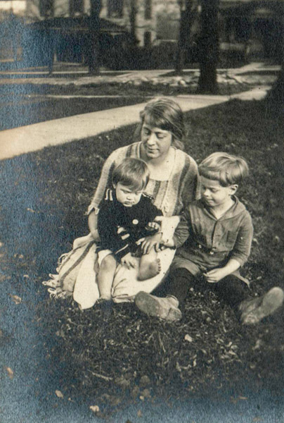 Gus with Pete and Dad about 1924